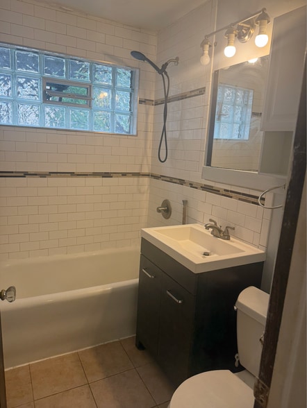 7 Winchester Pl, Buffalo, NY à vendre - Photo intérieure - Image 3 de 6