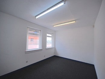 Lochlands, Larbert for lease - Interior Photo - Image 3 of 4