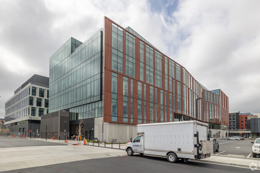 230 Harriet Tubman Way, Millbrae, CA à louer - Photo du bâtiment - Image 2 de 9