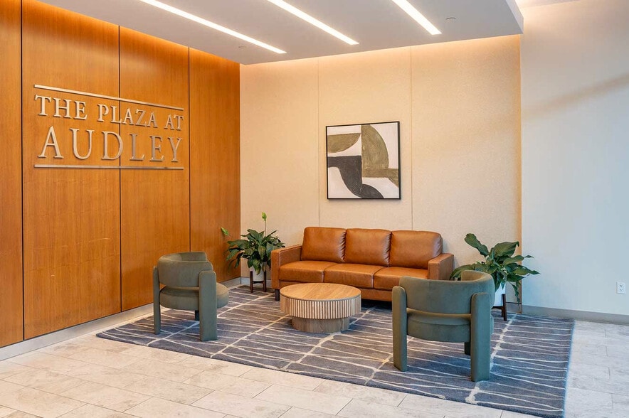 3120 Southwest Fwy, Houston, TX à louer - Photo du bâtiment - Image 3 de 20