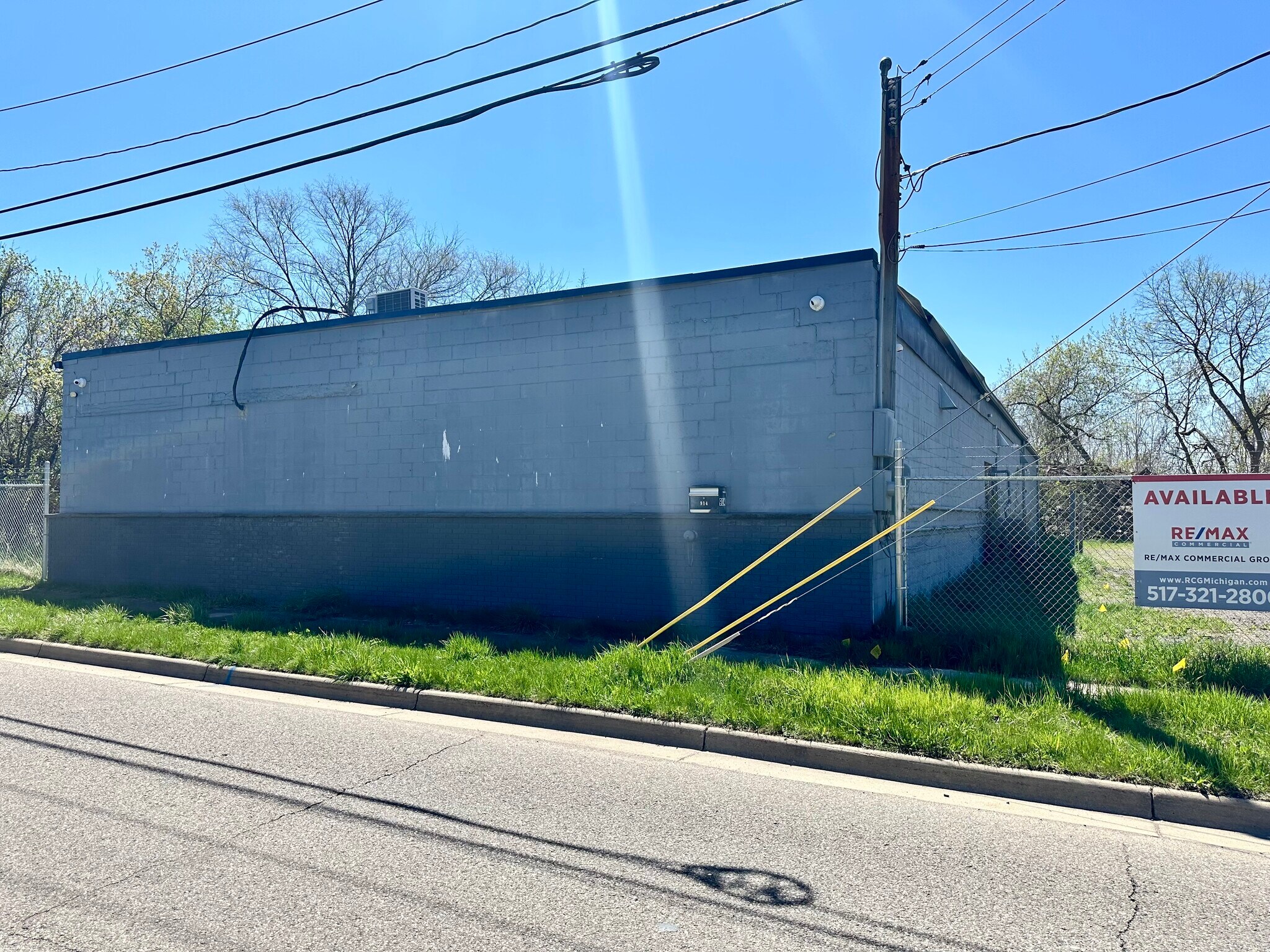 914 E Gier St, Lansing, MI à louer Photo principale- Image 1 de 24