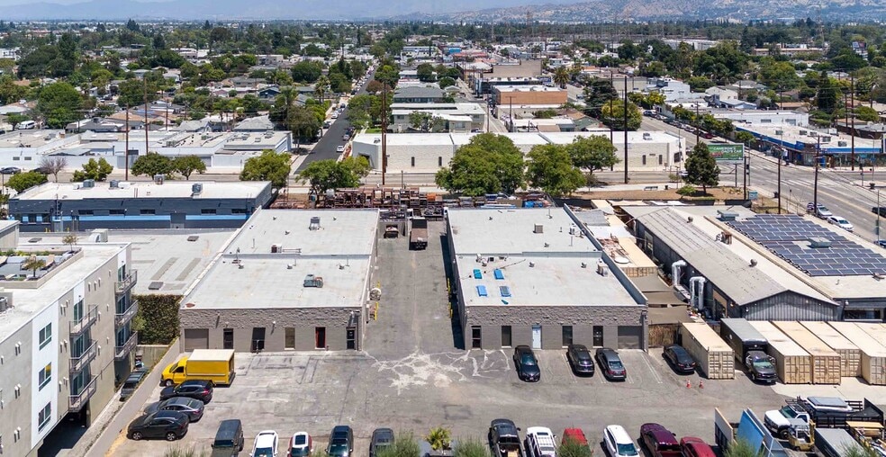 5337 Cahuenga Blvd, North Hollywood, CA portfolio of 2 properties for sale on LoopNet.ca - Building Photo - Image 3 of 20