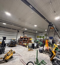 3805 14 Av N, Lethbridge, AB for lease Interior Photo- Image 1 of 5