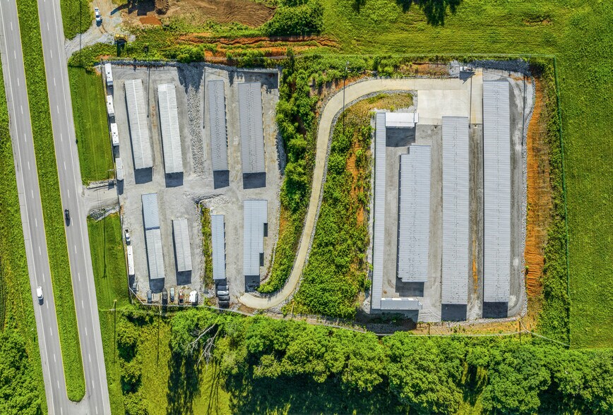 Rocky Top Self Storage Portfolio portefeuille de 1 propriétés à vendre sur LoopNet.ca - Photo du bâtiment - Image 2 de 100