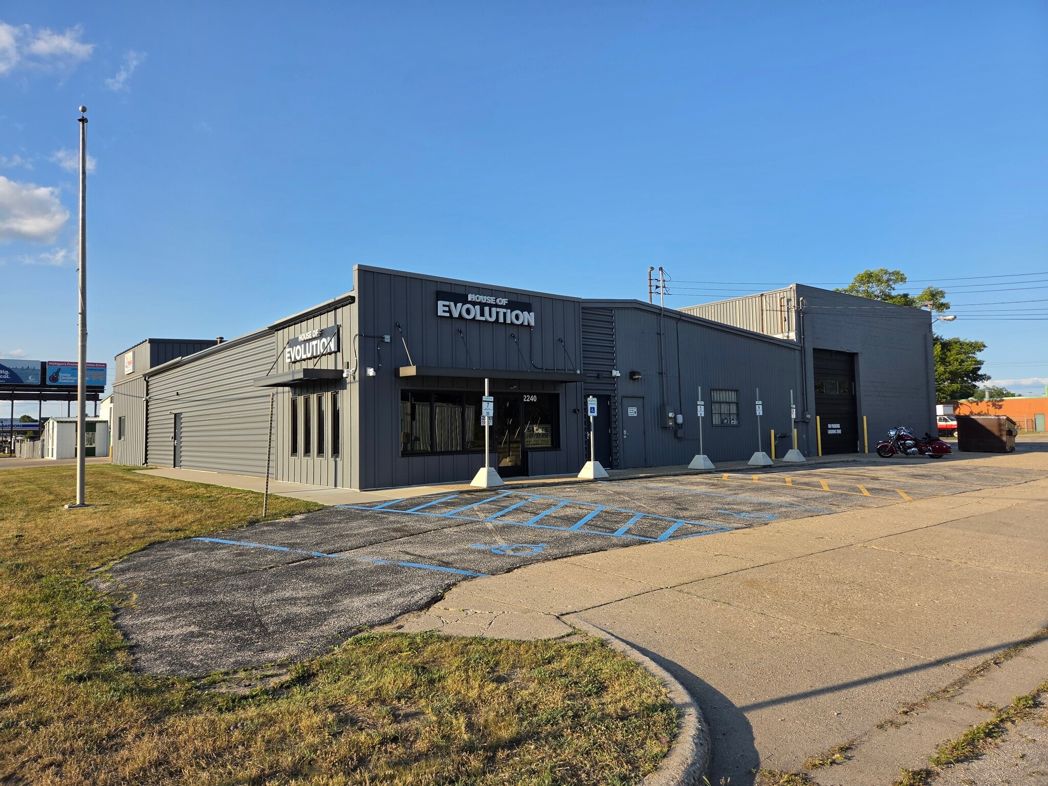 2240 Glade St, Muskegon, MI for sale Primary Photo- Image 1 of 5