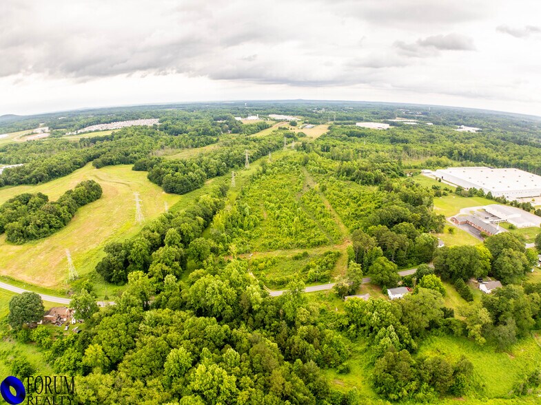 2822 Fairview Dr, Gastonia, NC à vendre - Photo du bâtiment - Image 3 de 15