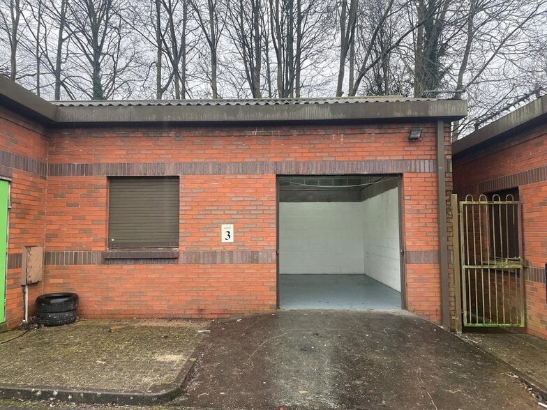 8-9 Station St, Leek for lease - Building Photo - Image 3 of 45