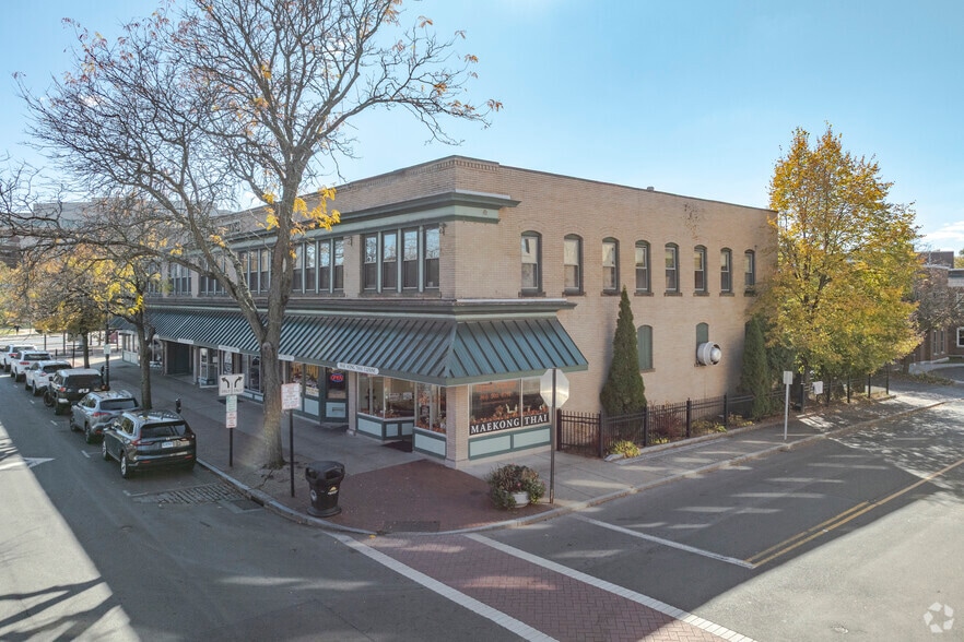 2-22 Main St, New Britain, CT for lease - Primary Photo - Image 1 of 3