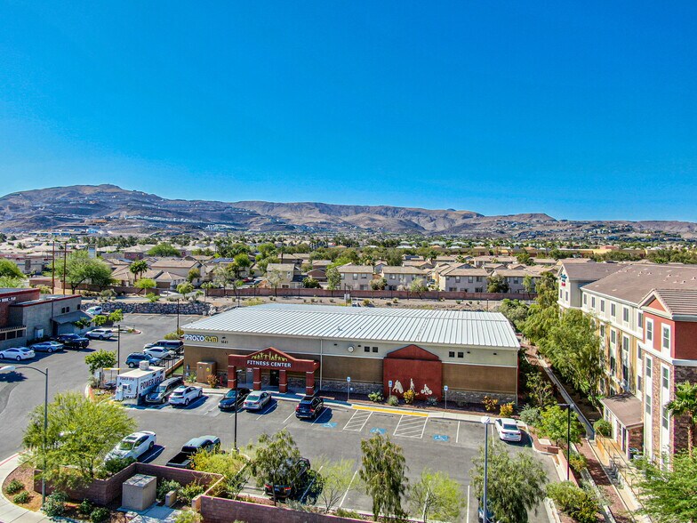 1441 Paseo Verde Pky, Henderson, NV à louer - Photo du bâtiment - Image 1 de 4