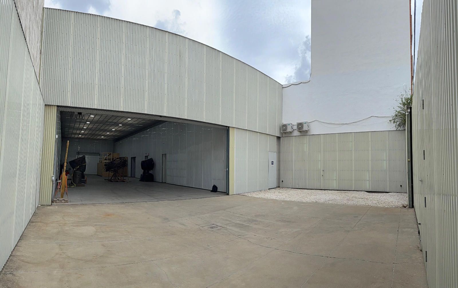 Industriel dans Madrid, Madrid à vendre Photo du bâtiment- Image 1 de 12