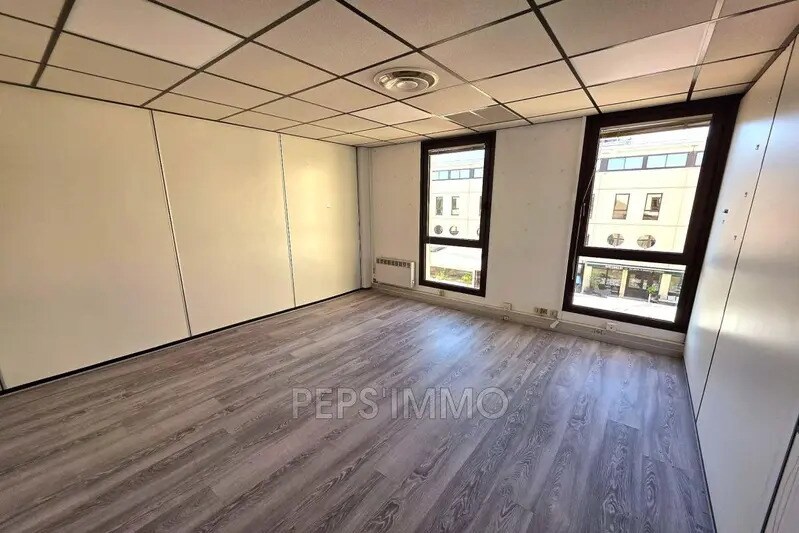 Office in Aix-en-Provence for lease - Interior Photo - Image 2 of 7