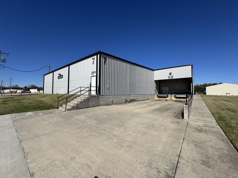 130 E 9th St, Ada, OK for lease - Building Photo - Image 1 of 20