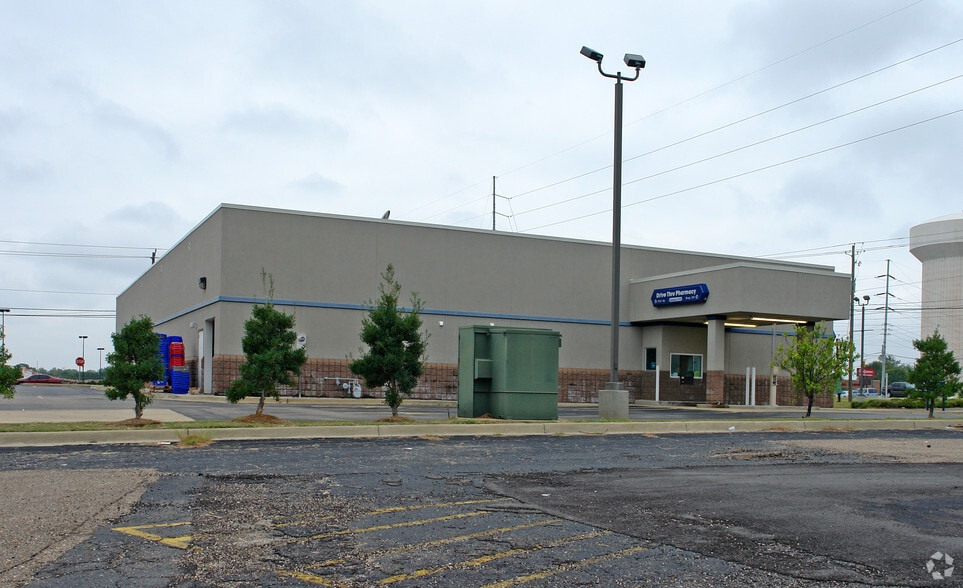 2300 E South Blvd, Montgomery, AL for sale - Building Photo - Image 2 of 3