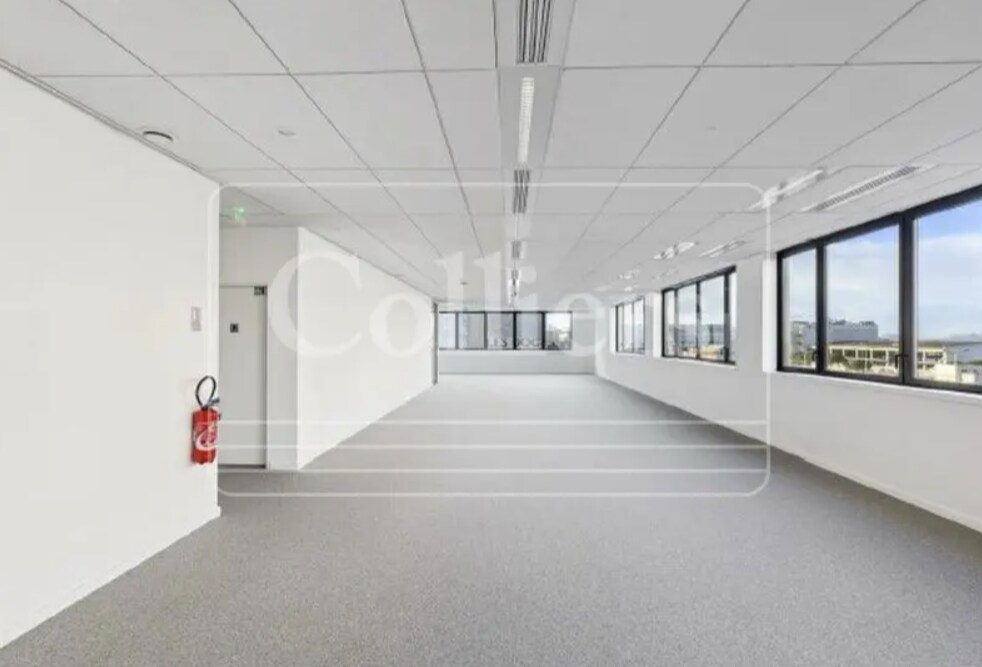 Office in Marseille for lease Interior Photo- Image 1 of 5