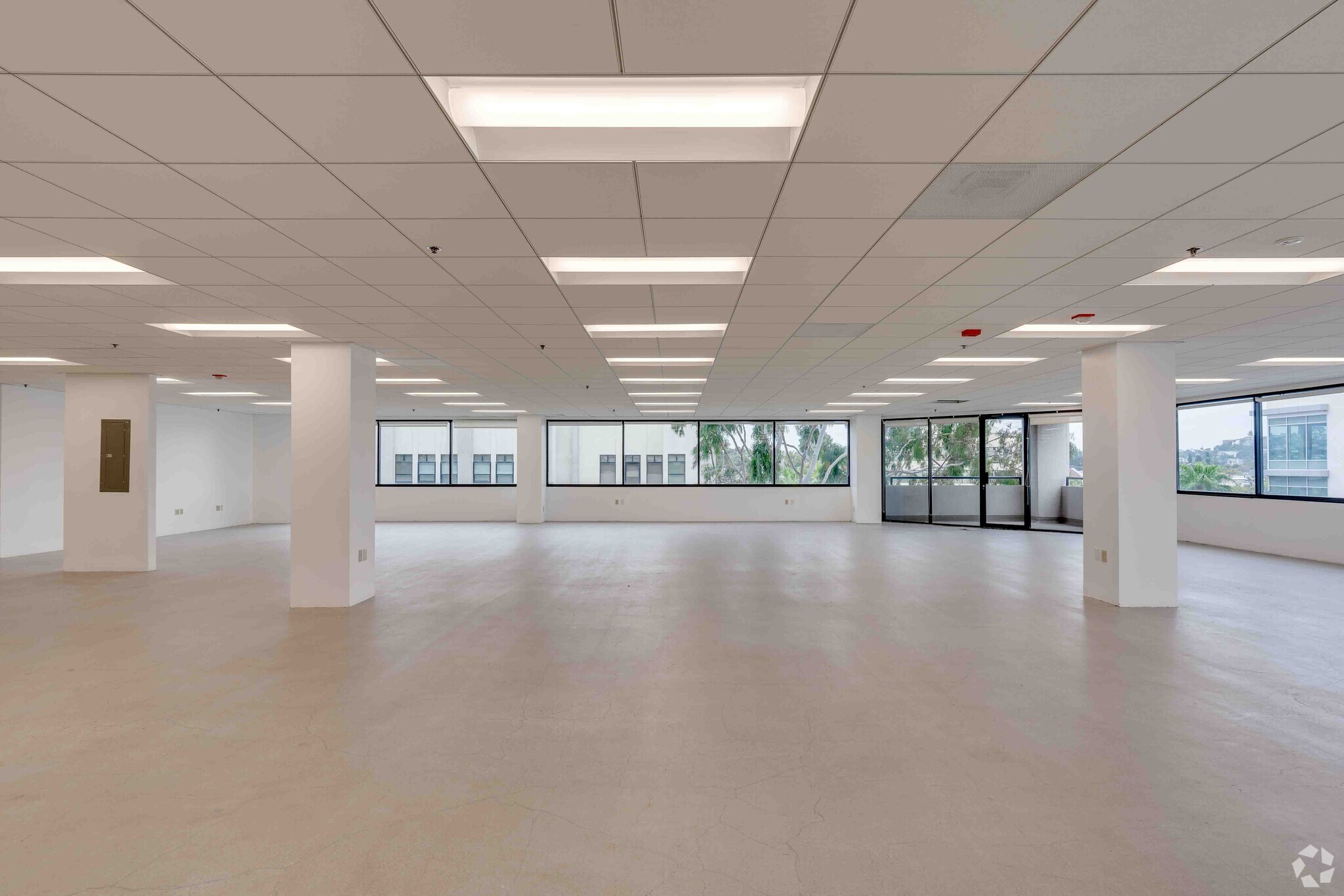 425 E Colorado St, Glendale, CA for lease Interior Photo- Image 1 of 2