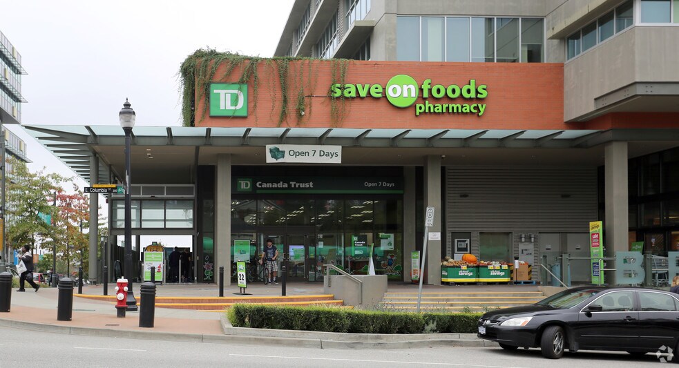 233 Nelson's Cres, New Westminster, BC à vendre - Photo du bâtiment - Image 3 de 10