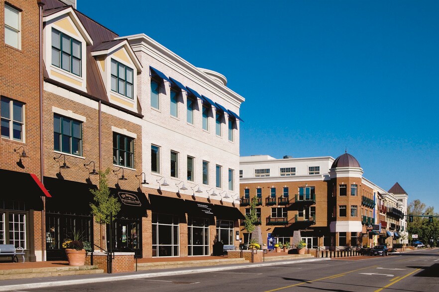 121 Mill St, Gahanna, OH à louer - Photo du bâtiment - Image 3 de 7