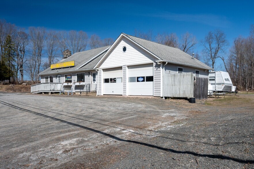 54 Connecticut 37, New Fairfield, CT for lease - Building Photo - Image 1 of 15