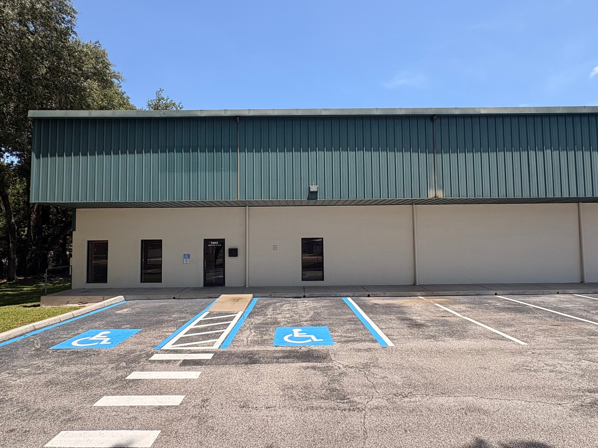 5865 New Tampa Hwy, Lakeland, FL à louer Photo intérieure- Image 1 de 17
