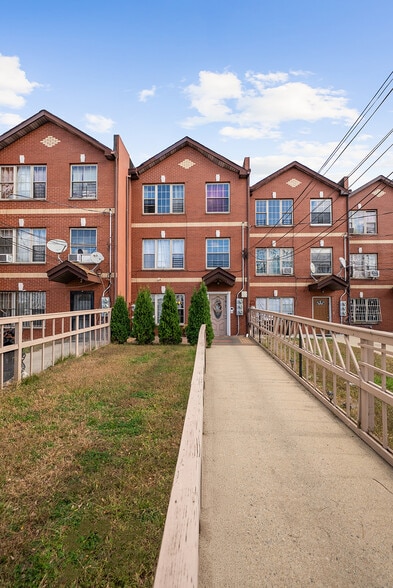 791 Fountain Ave, Brooklyn, NY à vendre - Photo principale - Image 1 de 12