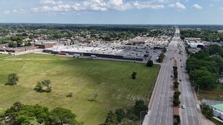 Plus de détails pour 1370 Huron Church Road Rd, Windsor, ON - Commerce de détail à louer