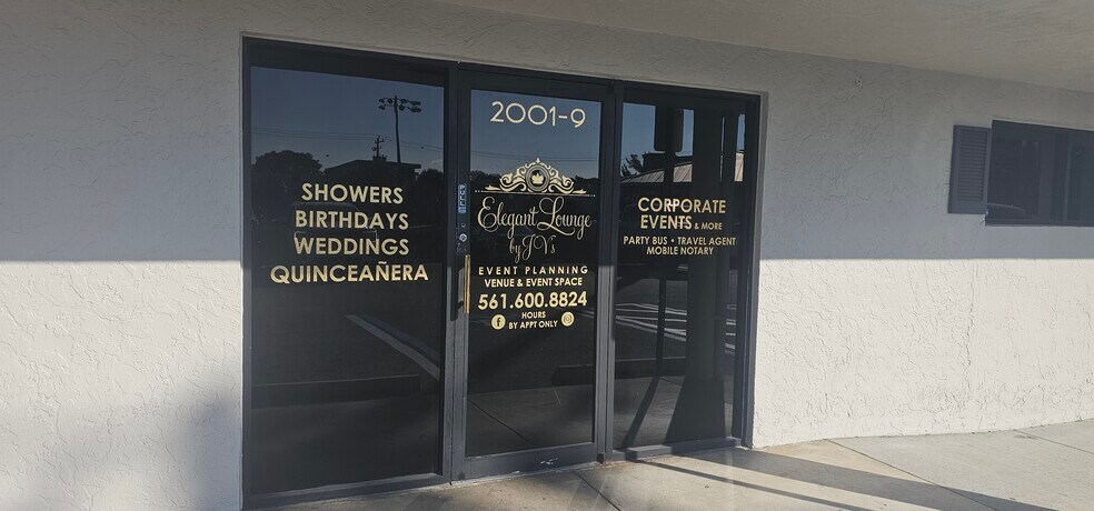 2001 10th Ave N, Lake Worth, FL à louer - Photo du bâtiment - Image 2 de 7