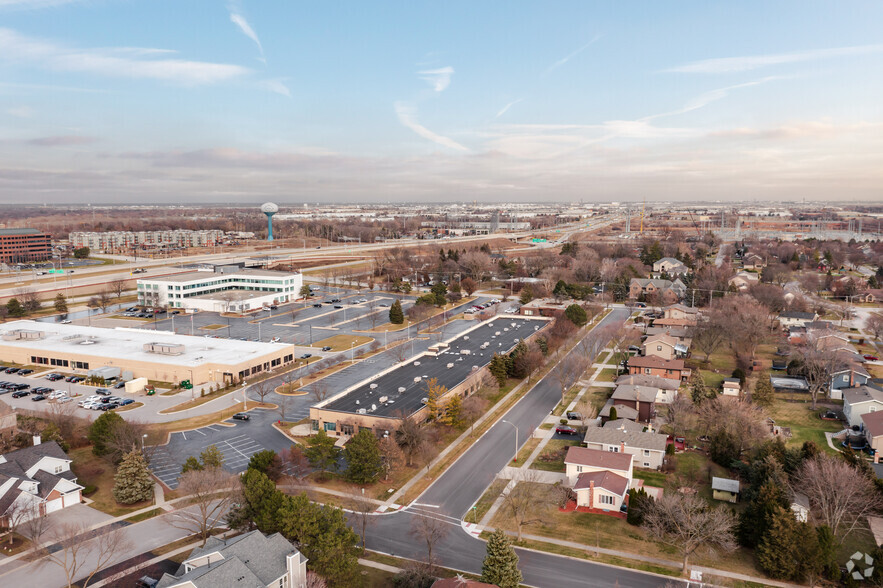 850 N Arlington Heights Rd, Itasca, IL for lease - Aerial - Image 2 of 5