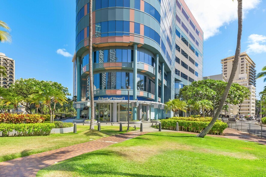 2155 kalakaua Ave, Honolulu, HI à louer - Photo du bâtiment - Image 3 de 9