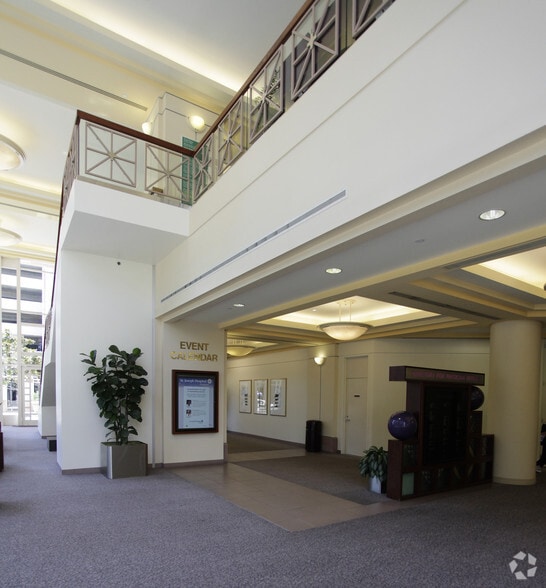 1140 W La Veta Ave, Orange, CA for lease - Lobby - Image 2 of 11