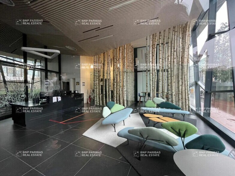 Office in Lyon for lease - Building Photo - Image 3 of 36