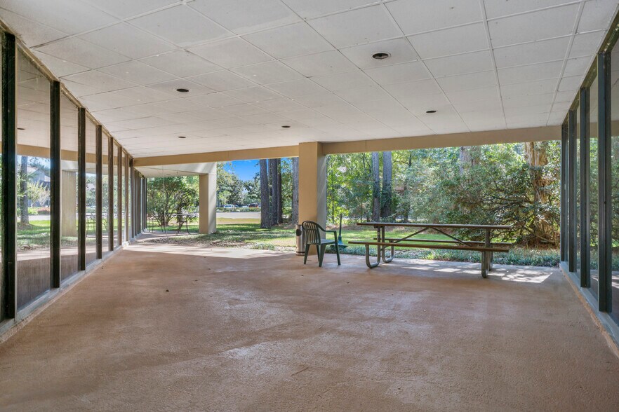 1776 Woodstead Ct, The Woodlands, TX à vendre - Photo du bâtiment - Image 3 de 6