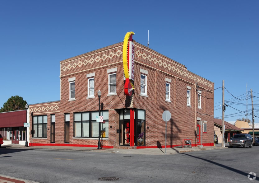 7500 W 80th St, Overland Park, KS for lease - Primary Photo - Image 1 of 2