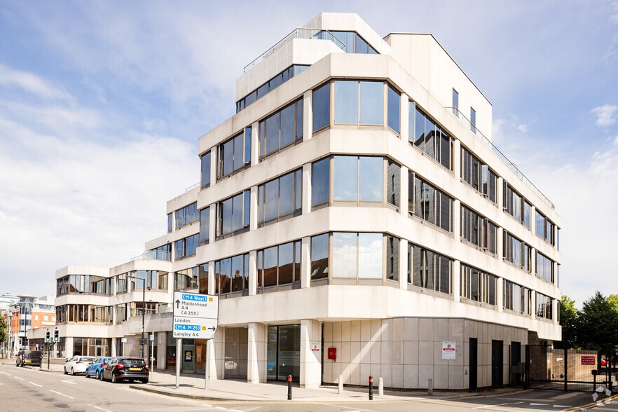 55-77 High St, Slough for lease - Primary Photo - Image 1 of 4