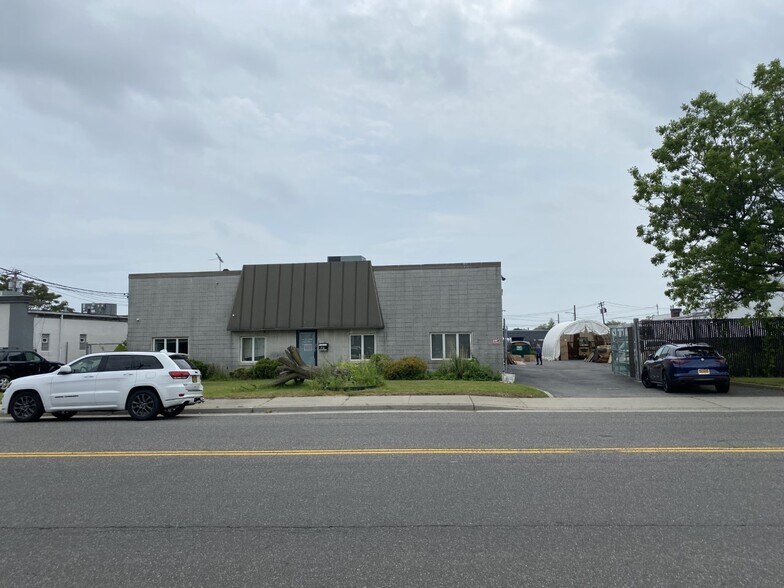 47 Allen Blvd, Farmingdale, NY for sale - Building Photo - Image 1 of 7