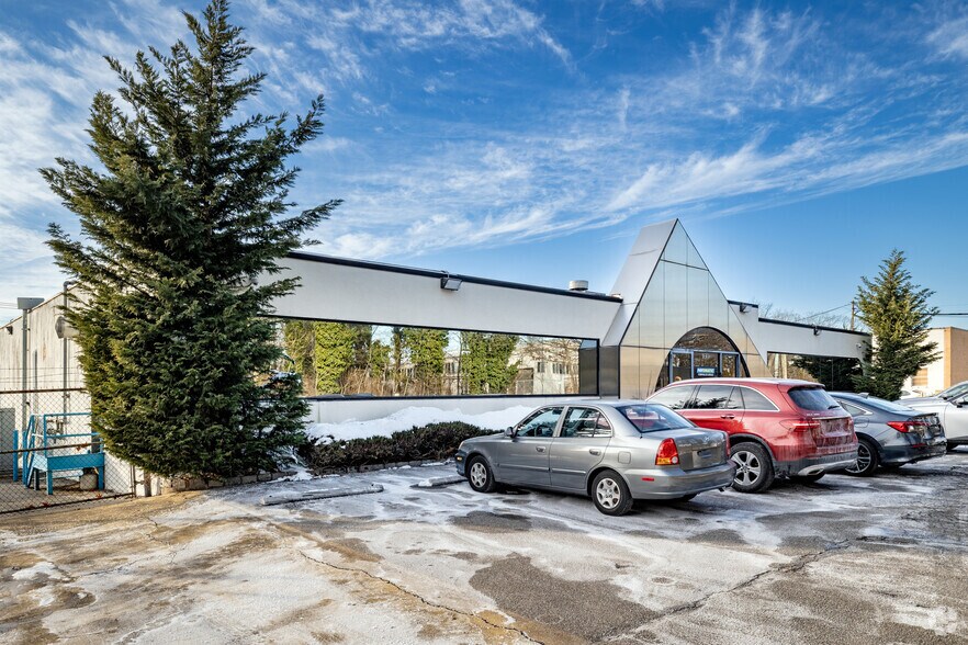 160 Oak Dr, Syosset, NY à louer - Photo principale - Image 1 de 12