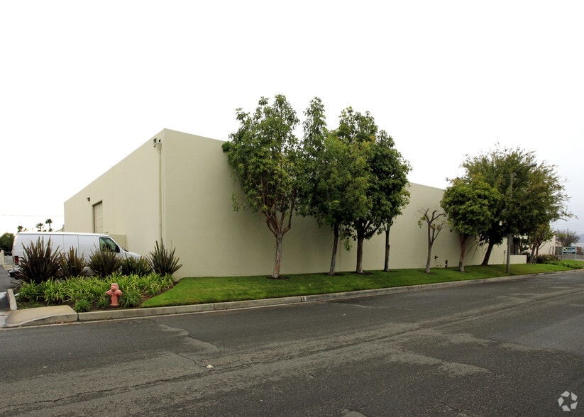 331 W Levers Pl, Orange, CA for lease - Building Photo - Image 3 of 4