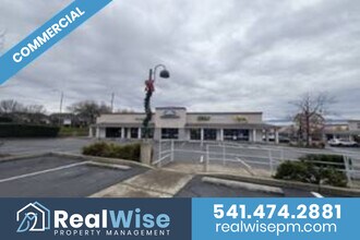 930-980 N Phoenix Rd, Medford, OR for lease Building Photo- Image 1 of 24