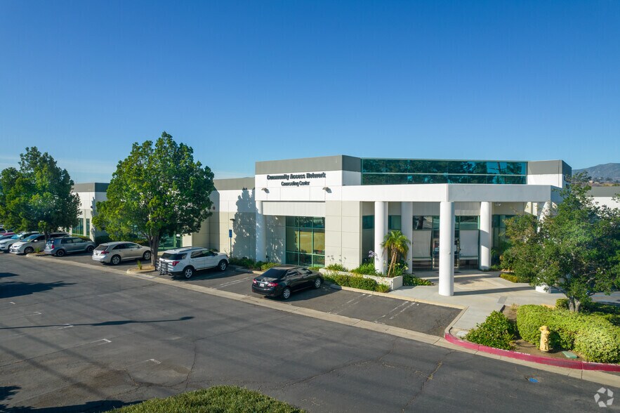 600 Central Ave, Lake Elsinore, CA à louer - Photo du bâtiment - Image 2 de 8