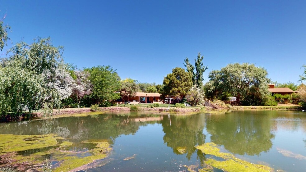 1804 E College Blvd, Roswell, NM for sale - Primary Photo - Image 1 of 169