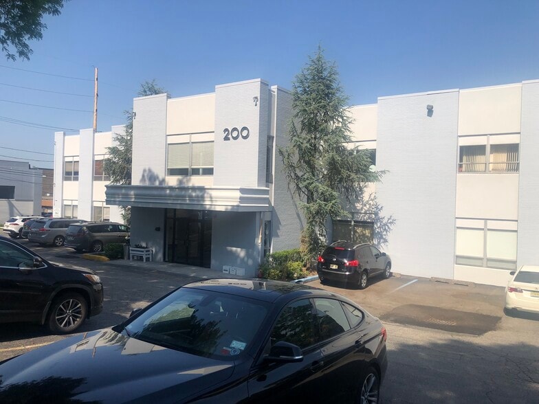 200 Engle St, Englewood, NJ à louer - Photo du bâtiment - Image 2 de 6