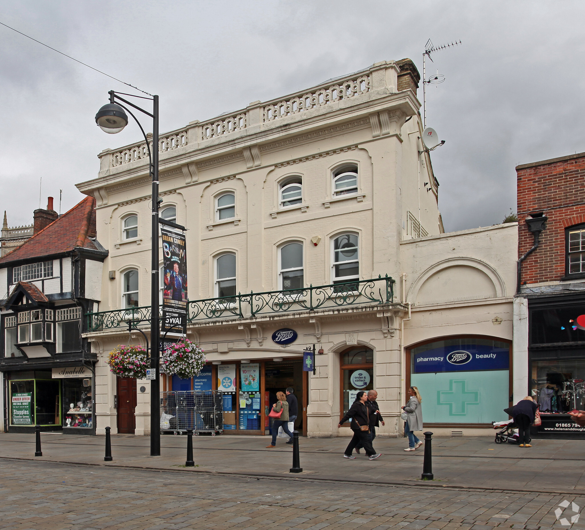 4 High St, High Wycombe for sale Primary Photo- Image 1 of 1