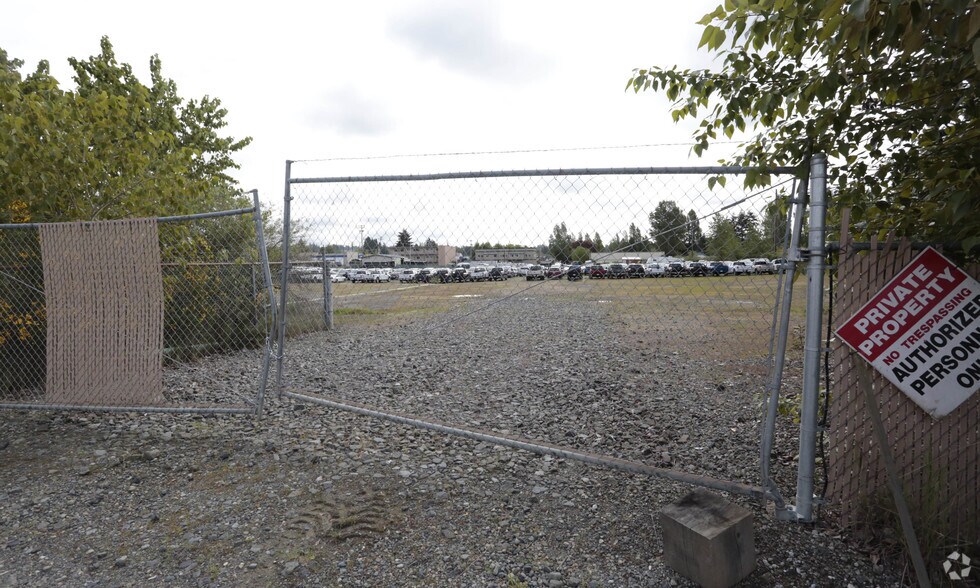 6423 NE 175th St, Kenmore, WA à louer - Photo du bâtiment - Image 2 de 9