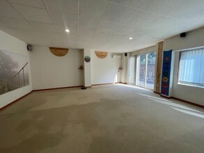 Retail in Igualada, Barcelona for lease Interior Photo- Image 2 of 10