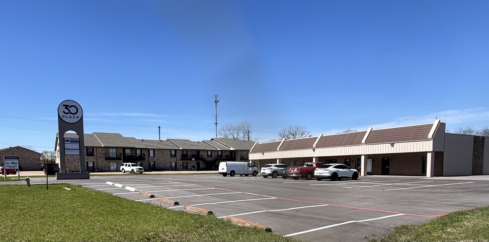 1118 Interstate Highway 30, Greenville, TX for lease - Building Photo - Image 2 of 43