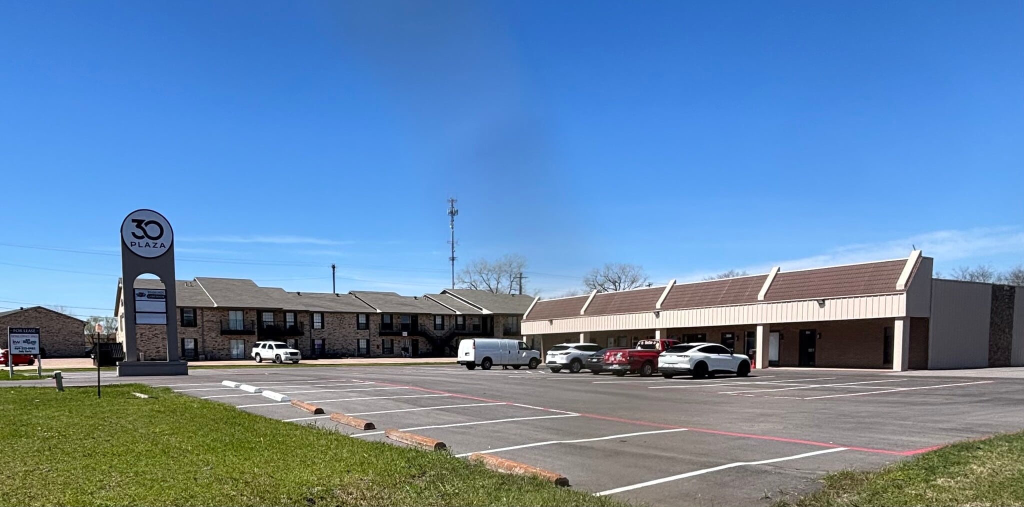 1118 Interstate Highway 30, Greenville, TX for lease Building Photo- Image 1 of 44