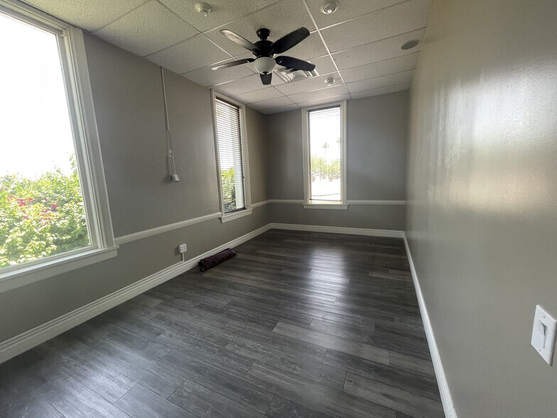 10702 W Peoria Ave, Sun City, AZ à louer - Photo intérieure - Image 3 de 14