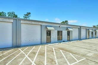 1300 S Frazier St, Conroe, TX à louer Photo intérieure- Image 1 de 18