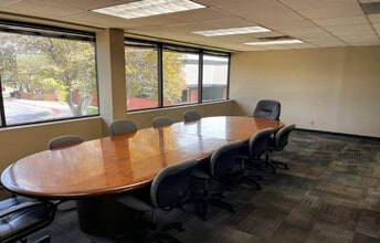 11837 Miracle Hills Dr, Omaha, NE à louer Photo intérieure- Image 2 de 5