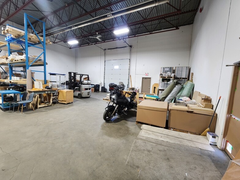 2714 Highway 97 N, Kelowna, BC for lease - Building Photo - Image 2 of 8