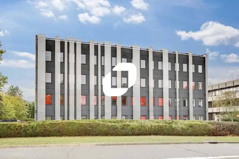 8 Square Isaac Newton, Montigny-le-Bretonneux for lease - Building Photo - Image 1 of 24